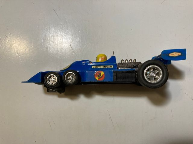 COCHE DE SCALEXTRIC. TYRREL P34 DE 6 RUEDAS.
