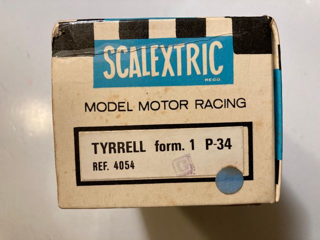 COCHE DE SCALEXTRIC. TYRREL P34 DE 6 RUEDAS.
