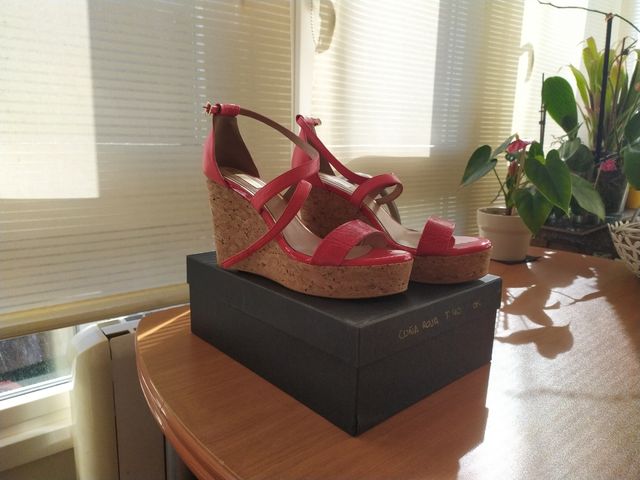 Sandalias tipo cuña de taconazo, n° 40 de RV 