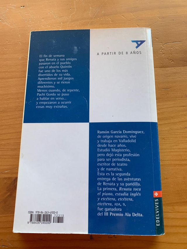 Renata juega al príngate, al balón y etc