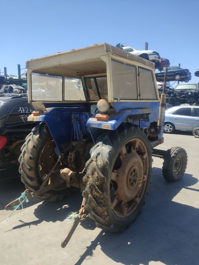 Despiece tractor ebro de segunda mano por 1 EUR en Roales en WALLAPOP