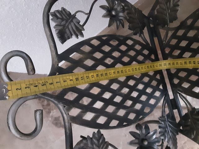 revistero metálico forja plateado muy nuevo flores