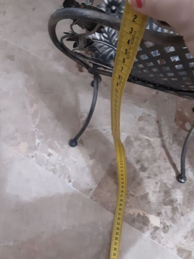 revistero metálico forja plateado muy nuevo flores