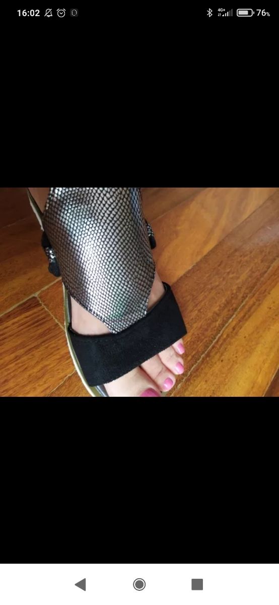 Sandalias negras y plateadas 39