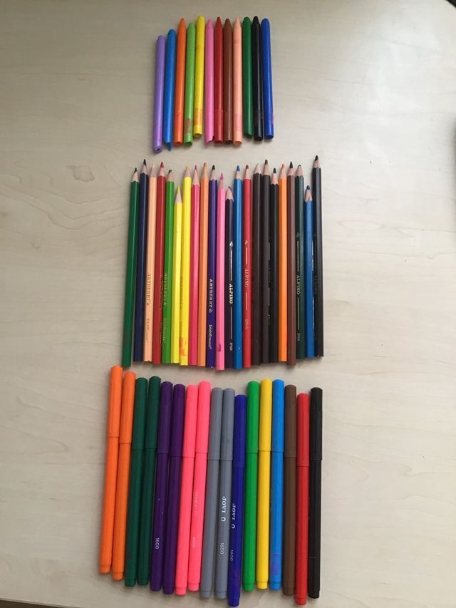 Pack de pinturas. Rotuladores, maderas y ceras