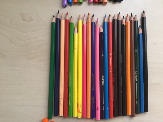 Pack de pinturas. Rotuladores, maderas y ceras