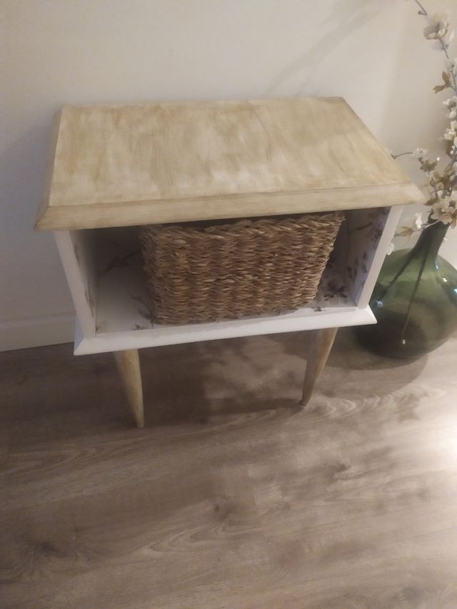 Cabecero y mesita ((BAJADA DE PRECIO))