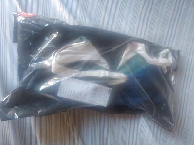 Top bikini donna marca Secrets taglia 85b