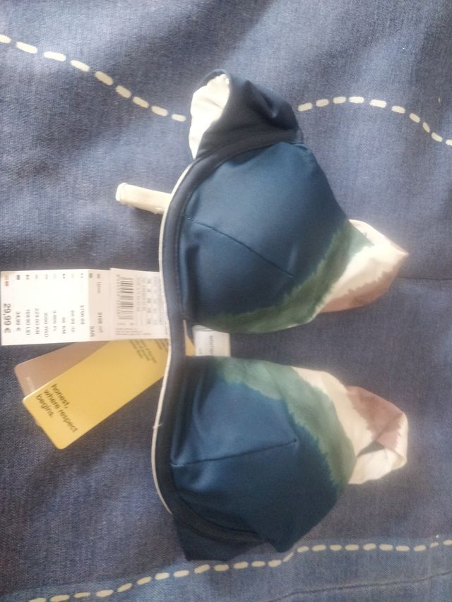 Top bikini donna marca Secrets taglia 85b