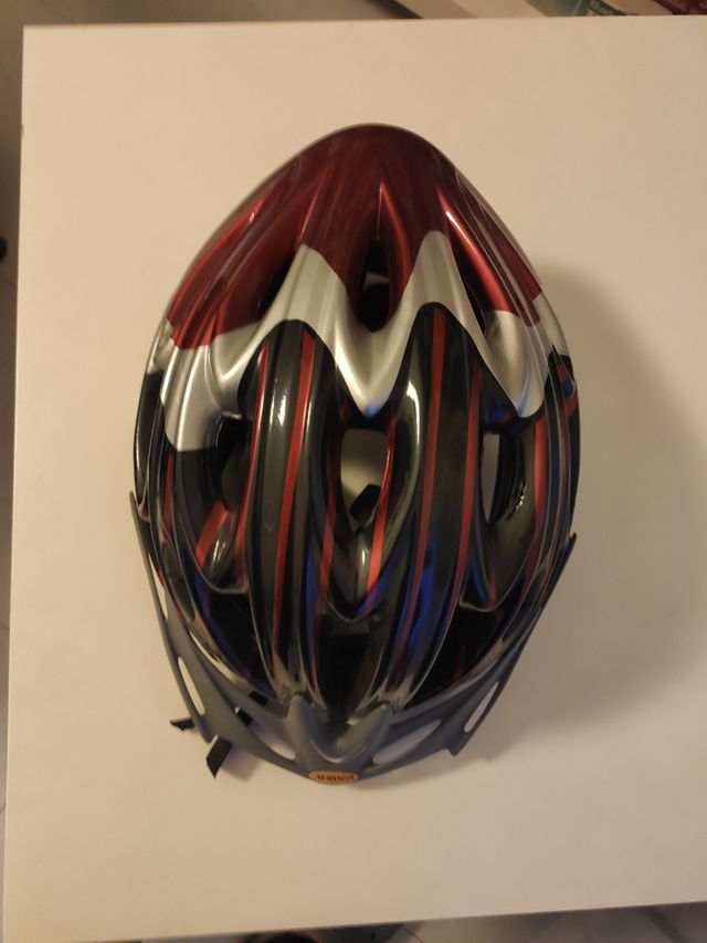 Casco bici o patinaje.