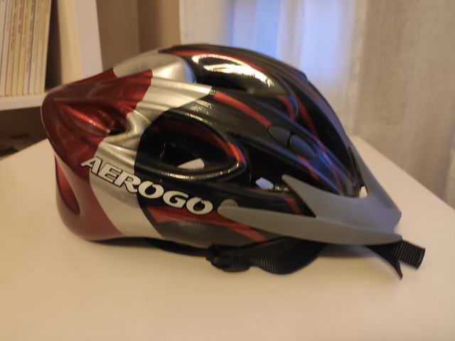 Casco bici o patinaje.