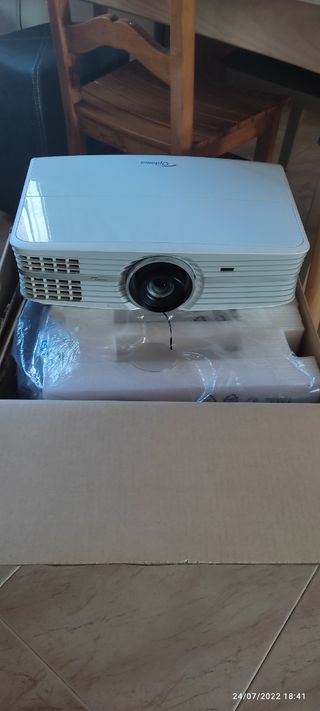 Proyector optoma uhd60 de segunda mano 
