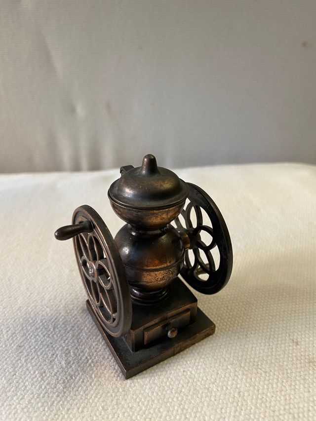 Sacapuntas metal años 80