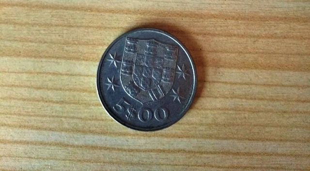 Moneda 5 escudos Portugal 1978