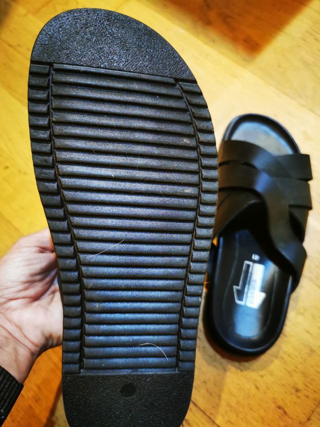 Zapatillas, sandalias de hombre NUEVOS