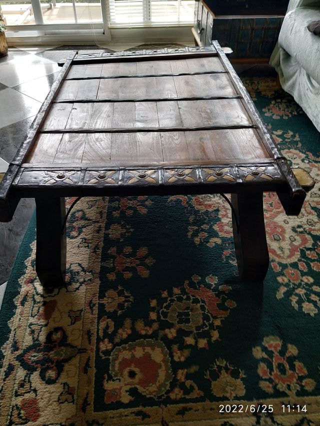 Exótica mesa baja de centro