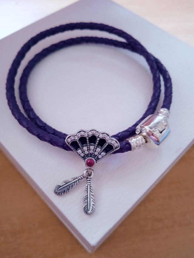 charm abanico con plumas 🪭