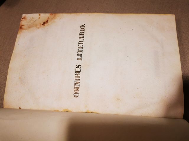 Omnibus literario. Cuentos de la Alhambra. 1.844