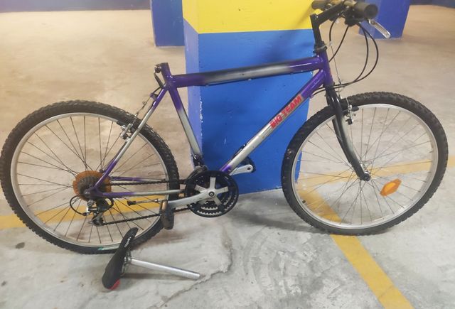 Mountain bike MTB in alluminio a 21 velocità