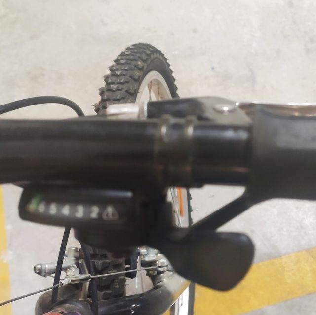 Mountain bike MTB in alluminio a 21 velocità