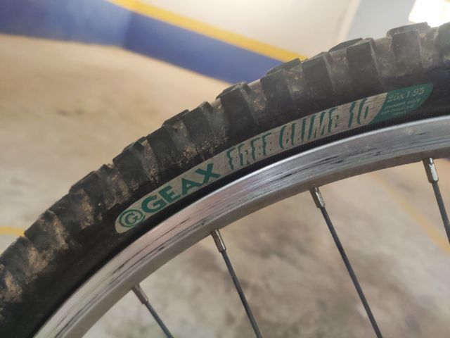 Mountain bike MTB in alluminio a 21 velocità