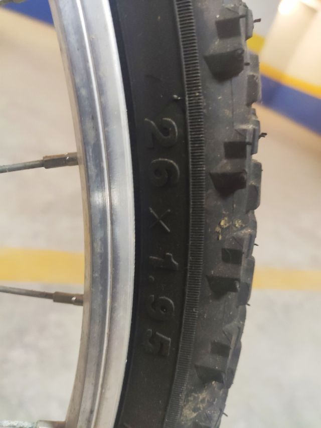 Mountain bike MTB in alluminio a 21 velocità