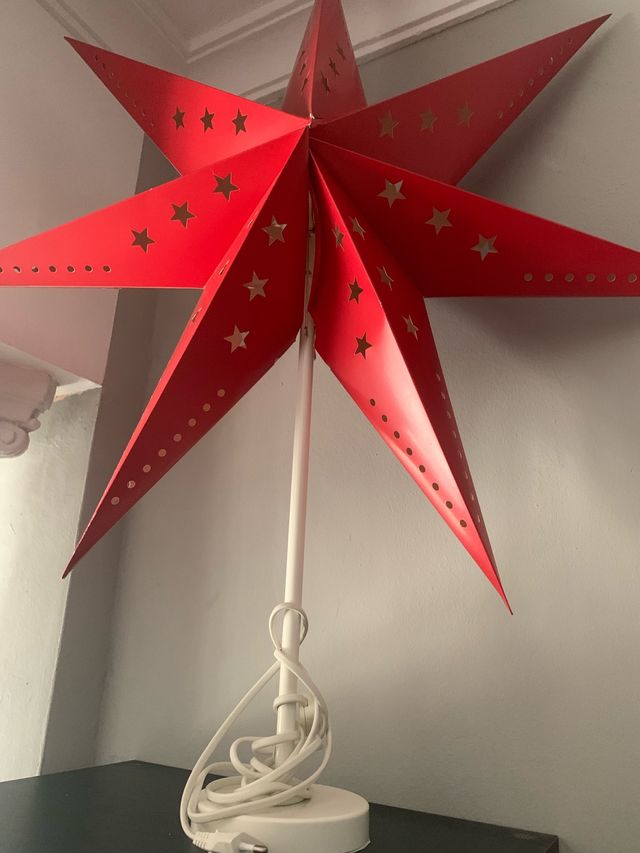 Lámpara de mesa estrella roja
