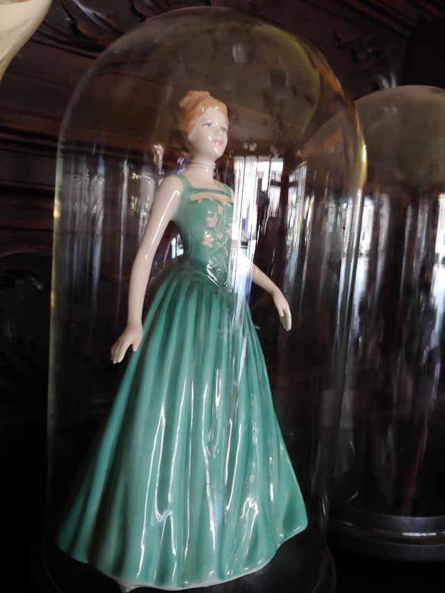 Vitrina cúpula de cristal grueso para figura de co