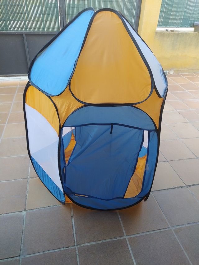 Tienda de campaña con bolas