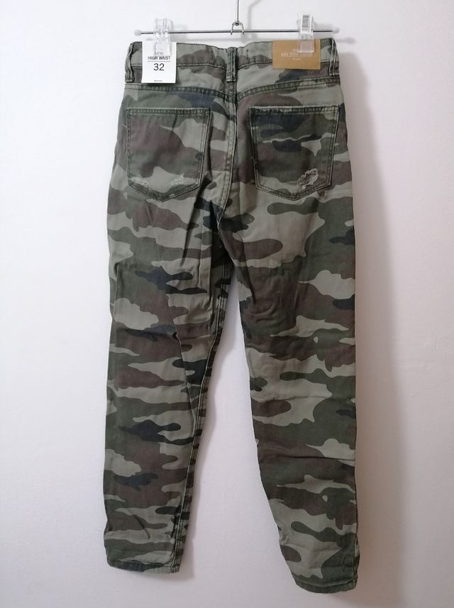 Jeans mom militar Bershka
