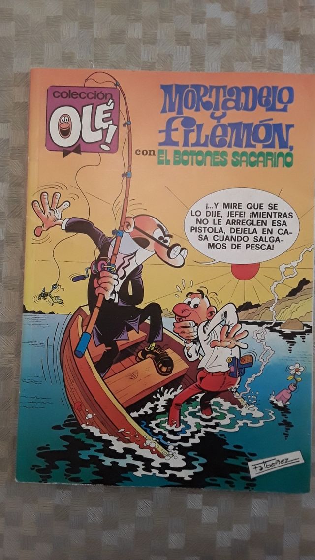 Comics Mortadelo y Filemon + Botones Sacarino