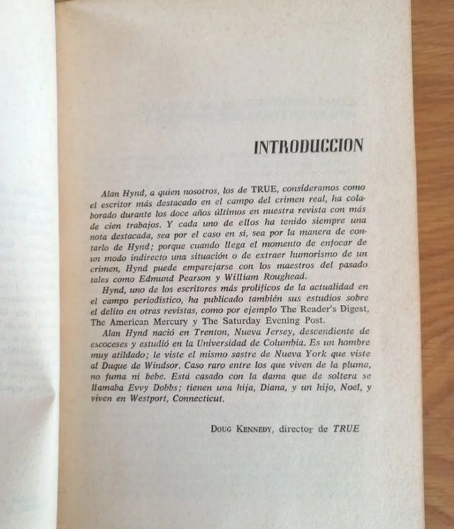2 libros: El griego y El mundo del delito
