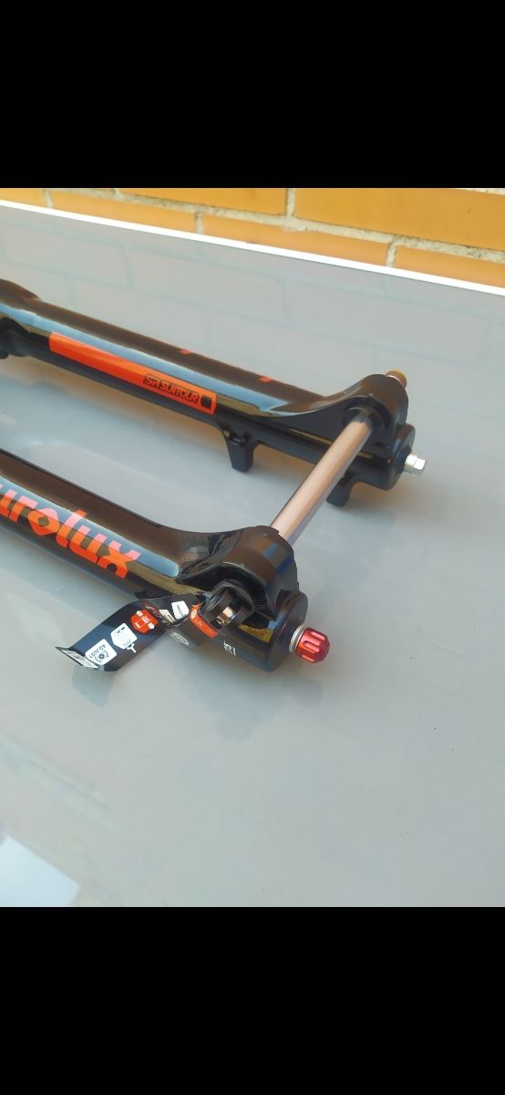 DUROLUX 170mm RC 27,5"  Aire. ENDURO.Suntour Nueva