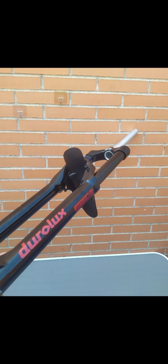 DUROLUX 170mm RC 27,5"  Aire. ENDURO.Suntour Nueva