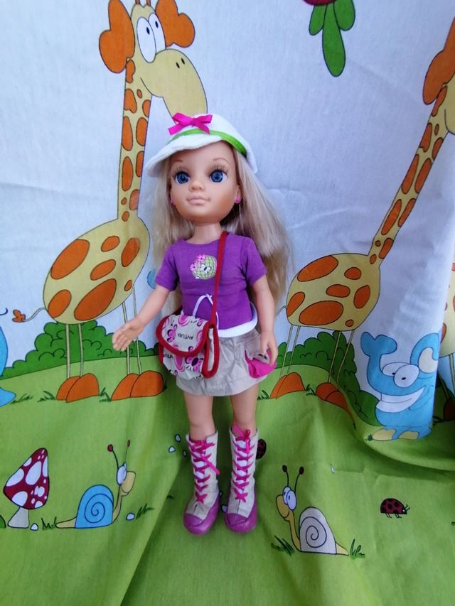 Nancy caza mariposas 