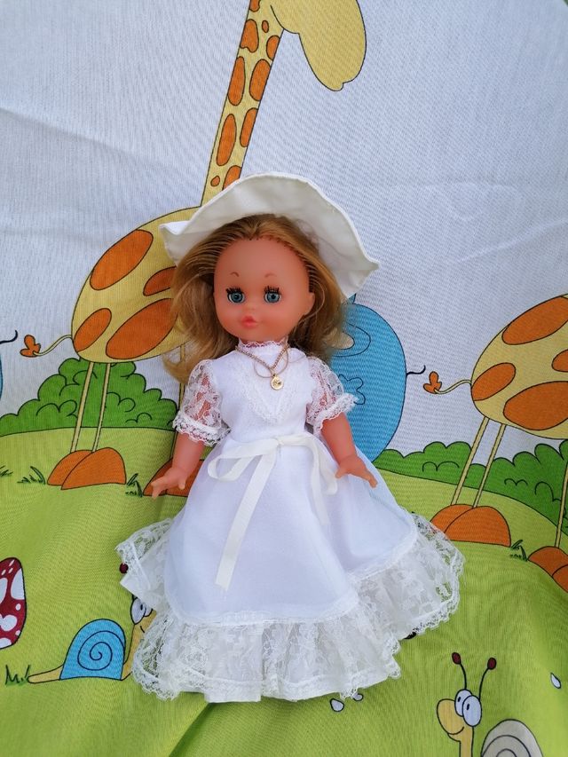 Muñeca comunión años 70