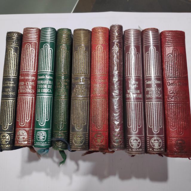 Colección libros  " Crisol ".