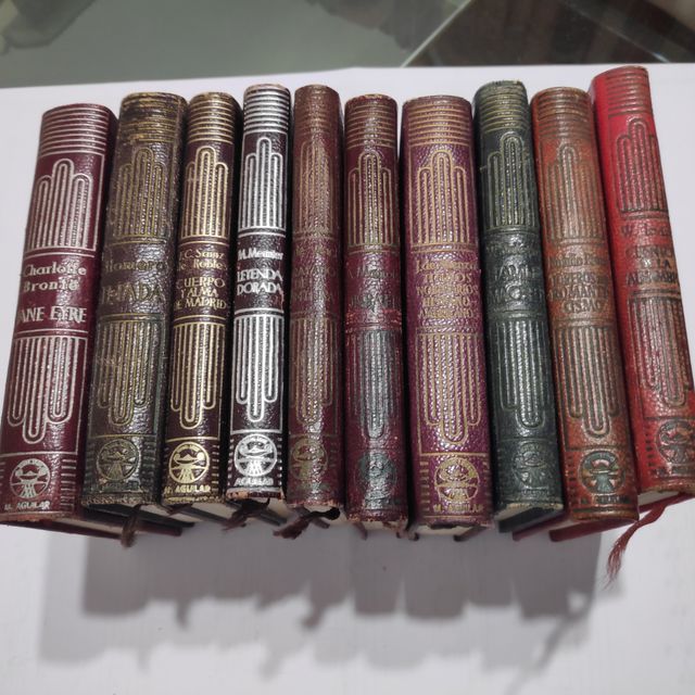 Colección libros  " Crisol ".