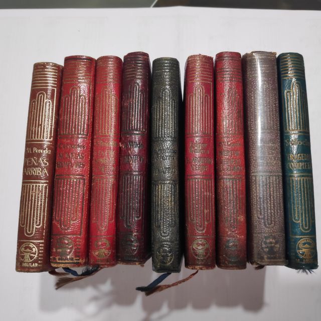 Colección libros  " Crisol ".