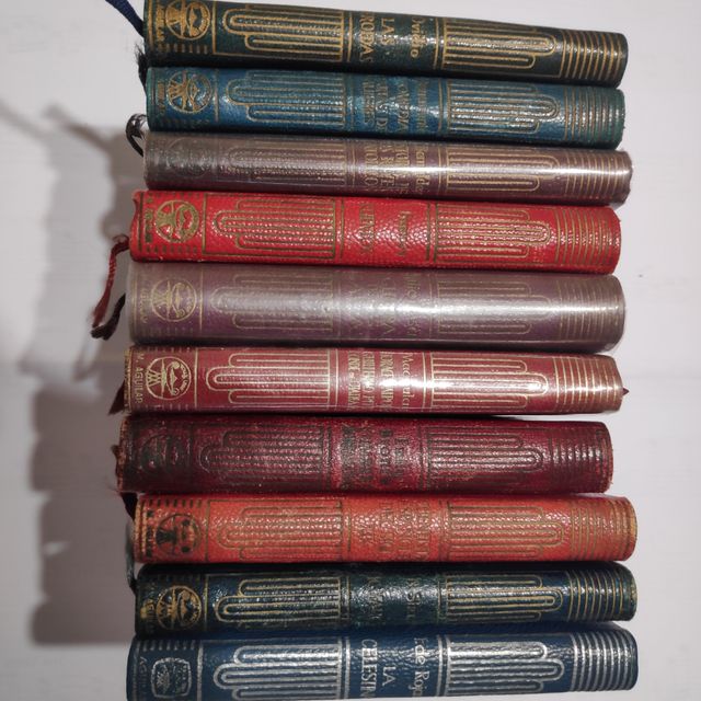 Colección libros  " Crisol ".