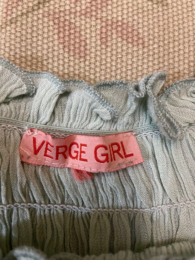 Top de Verge Girl