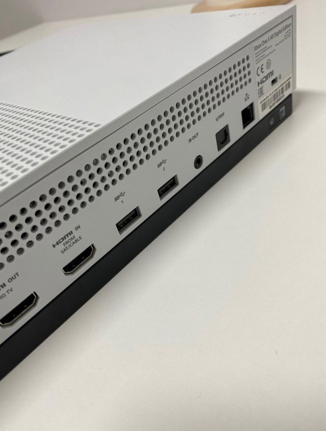 Xbox One S Digital Edition 1TB De Segunda Mano Por 150 EUR En Bilbao En 