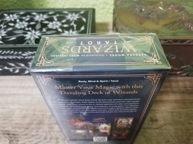 Tarô dos Feiticeiros Selado