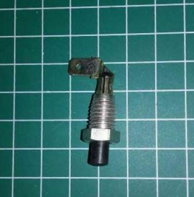 Seatt 124 y 1430. Balancín y pulsador freno mano