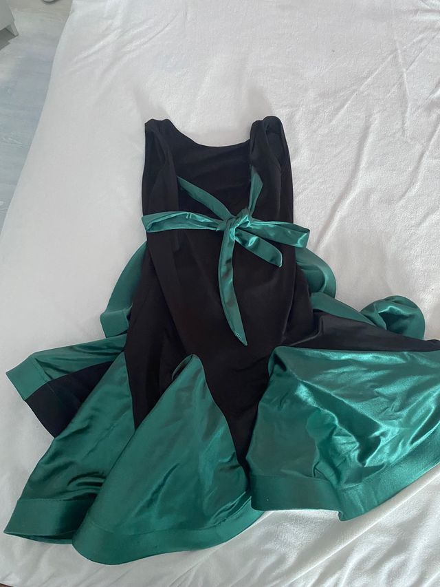 Vestido para baile de salón. negro y verde.