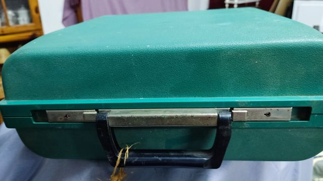 maquina de escribir olivetti portatil