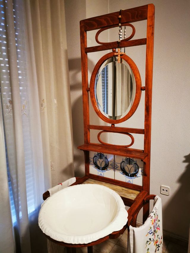 Lavabo antiguo con Palangana y Jarra. 