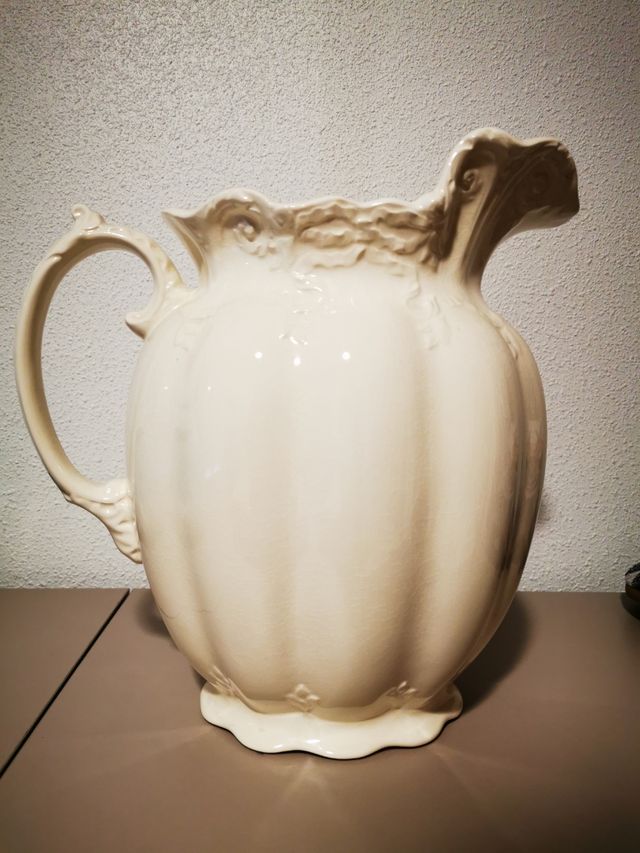 Lavabo antiguo con Palangana y Jarra. 