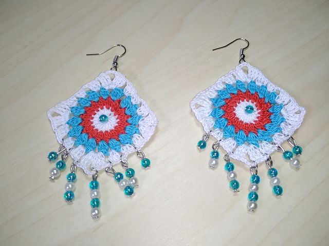 Orecchini all'uncinetto