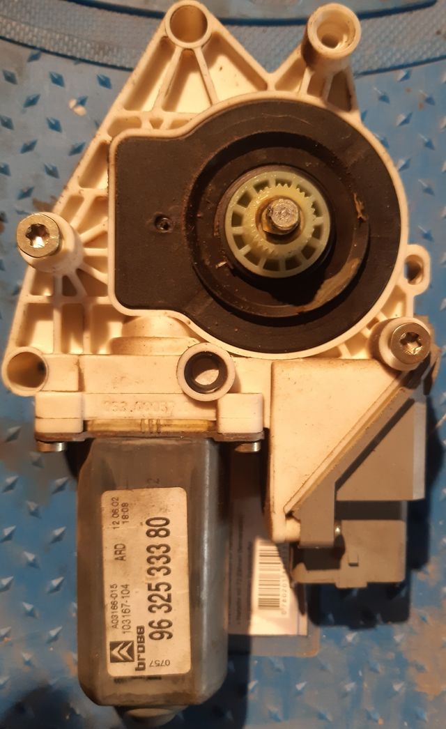 motor elevalunas trasero derecho citroen 963253338